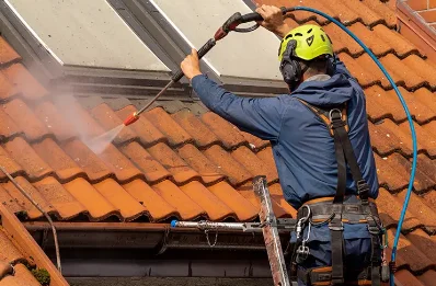 Démoussage et hydrofuge de toiture à Ponts